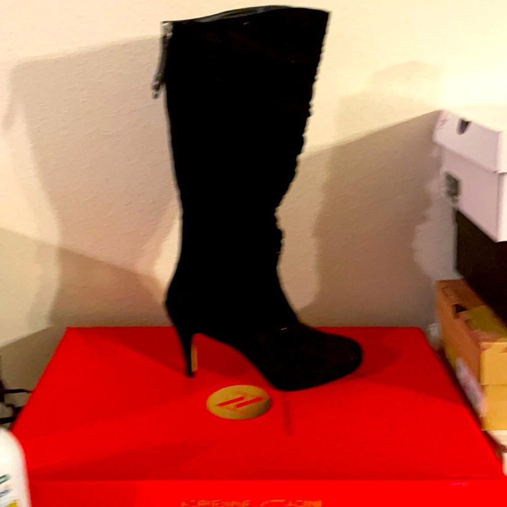 Adrienne Vittadini heel boots